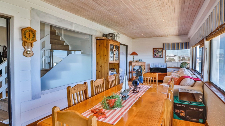 4 Bedroom Property for Sale in De Kelders Western Cape